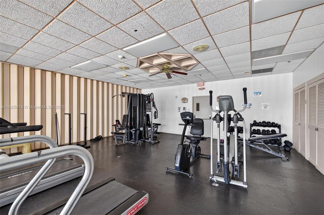 Recently Sold: $335,000 (2 beds, 2 baths, 1068 Square Feet)