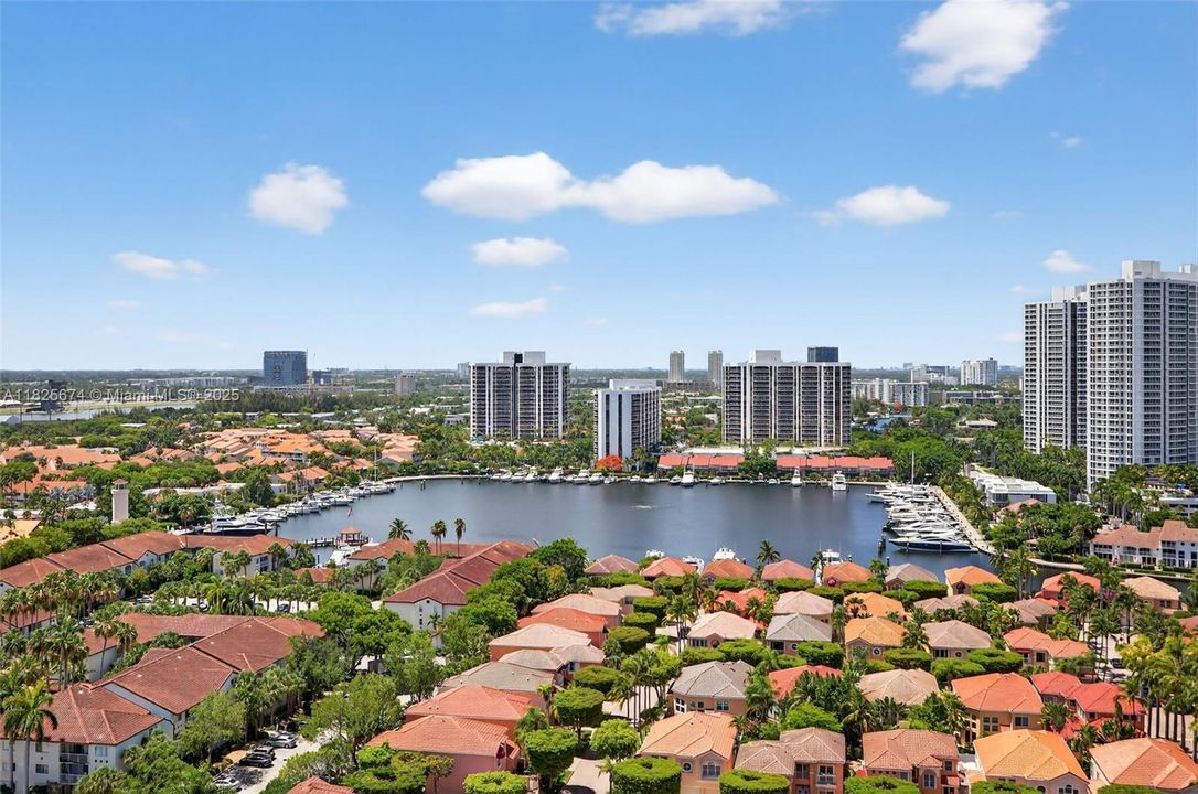 Recently Sold: $335,000 (2 beds, 2 baths, 1068 Square Feet)