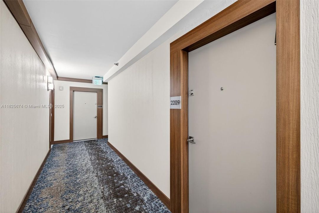 Recently Sold: $335,000 (2 beds, 2 baths, 1068 Square Feet)