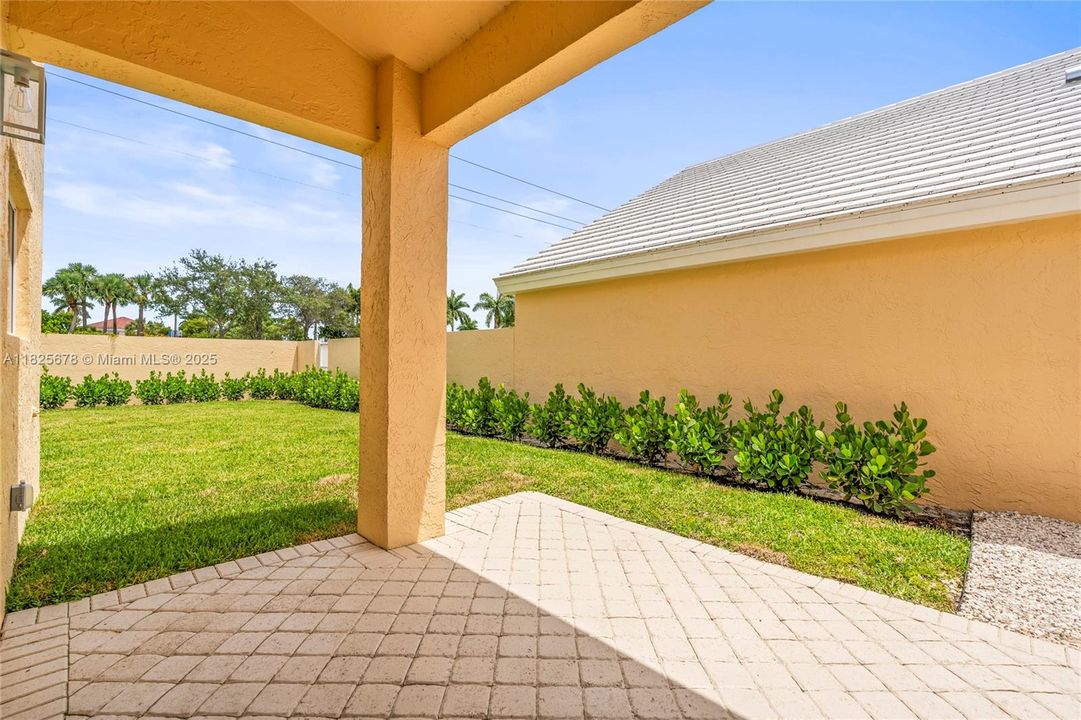 Недавно продано: $599,000 (3 спален, 2 ванн, 1536 Квадратных фут)