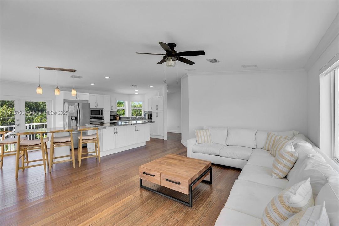 待售: $1,390,000 (3 贝兹, 2 浴室, 1551 平方英尺)