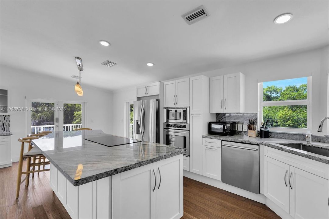 待售: $1,390,000 (3 贝兹, 2 浴室, 1551 平方英尺)