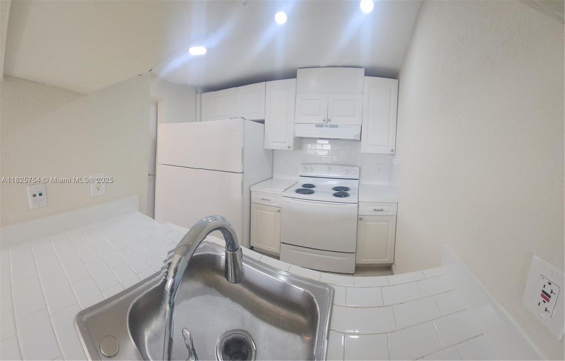 Недавно арендовано: $1,950 (2 спален, 1 ванн, 24886 Квадратных фут)