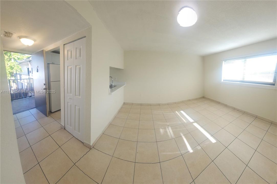 Недавно арендовано: $1,950 (2 спален, 1 ванн, 24886 Квадратных фут)