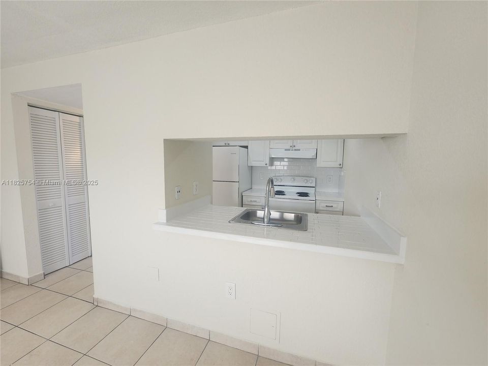 Недавно арендовано: $1,950 (2 спален, 1 ванн, 24886 Квадратных фут)