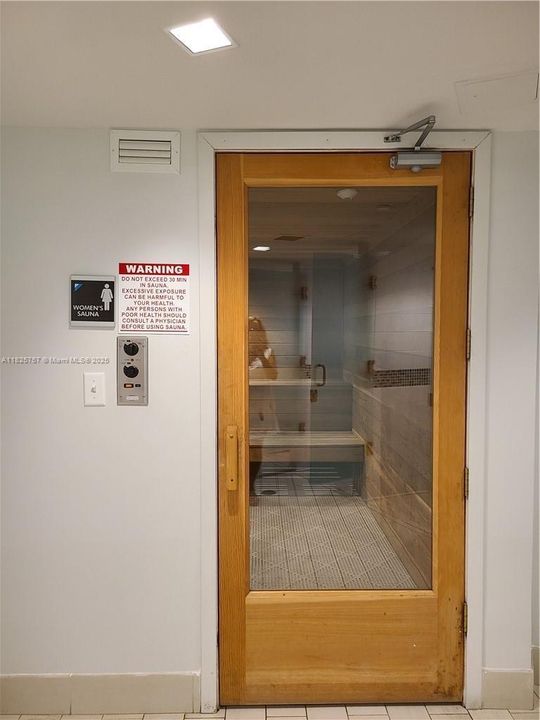 For Sale: $349,000 (2 beds, 2 baths, 1280 Square Feet)