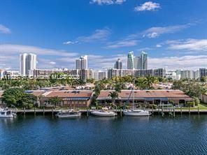 For Sale: $349,000 (2 beds, 2 baths, 1280 Square Feet)