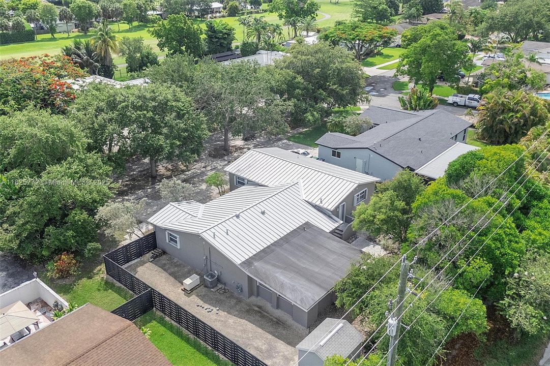 Recently Sold: $895,000 (4 beds, 3 baths, 2039 Square Feet)