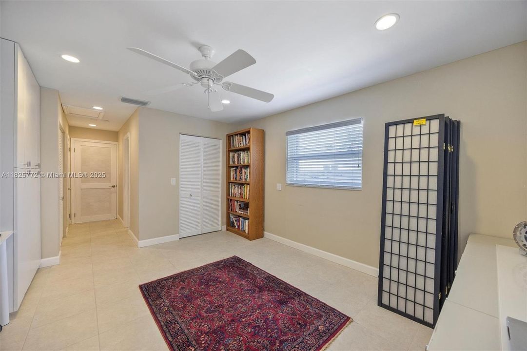 Recently Sold: $895,000 (4 beds, 3 baths, 2039 Square Feet)