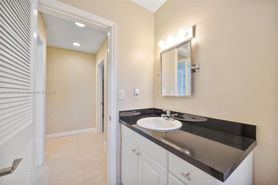 Recently Sold: $895,000 (4 beds, 3 baths, 2039 Square Feet)