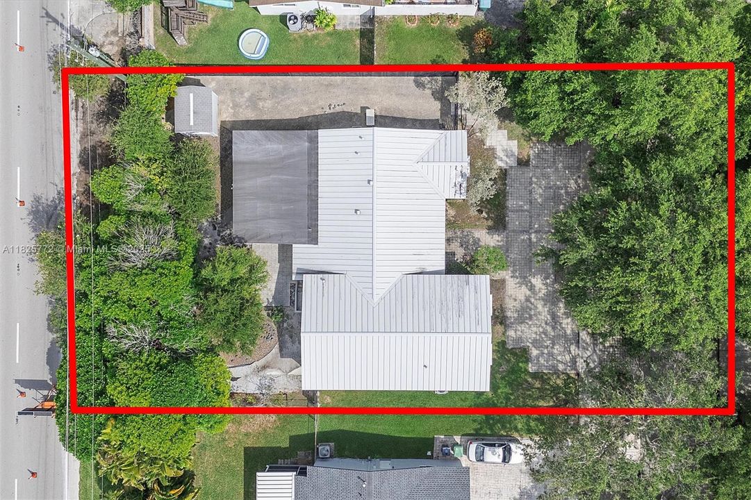 Recently Sold: $895,000 (4 beds, 3 baths, 2039 Square Feet)