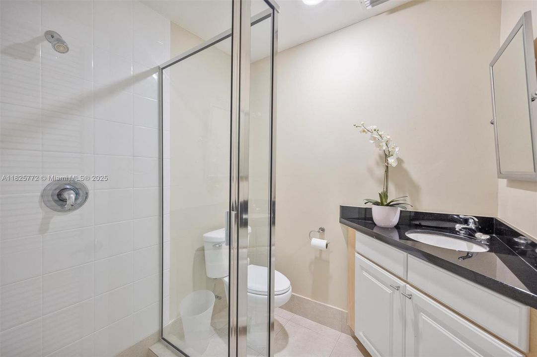 Recently Sold: $895,000 (4 beds, 3 baths, 2039 Square Feet)