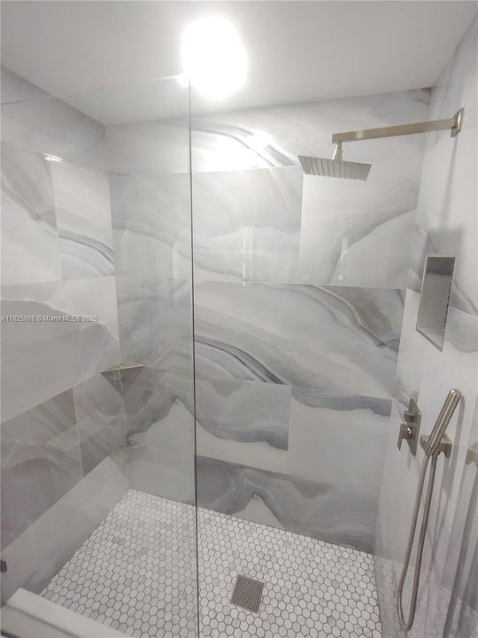 最近租的: $5,000 (4 贝兹, 2 浴室, 2343 平方英尺)