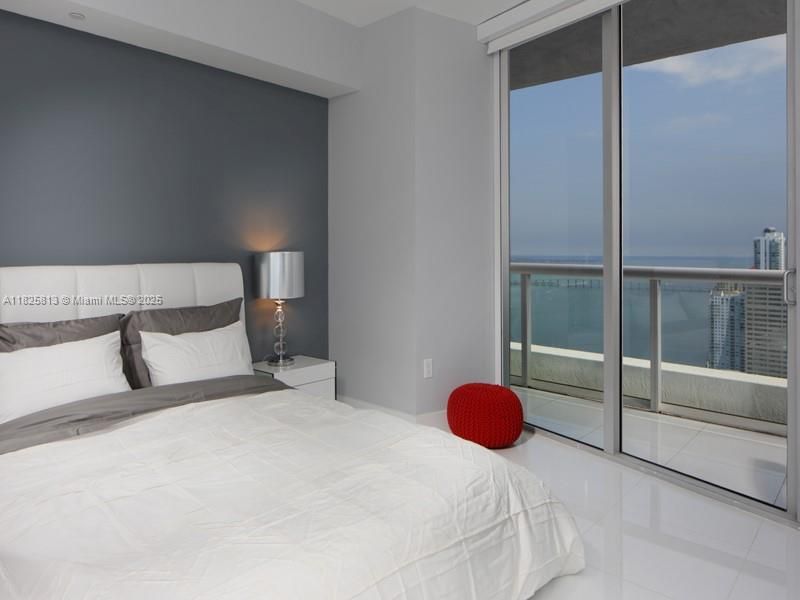 For Sale: $799,000 (2 beds, 2 baths, 1320 Square Feet)