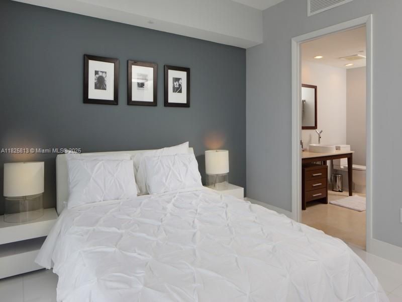 For Sale: $799,000 (2 beds, 2 baths, 1320 Square Feet)