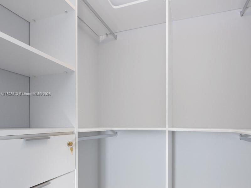 For Sale: $799,000 (2 beds, 2 baths, 1320 Square Feet)