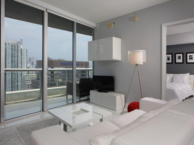 For Sale: $799,000 (2 beds, 2 baths, 1320 Square Feet)