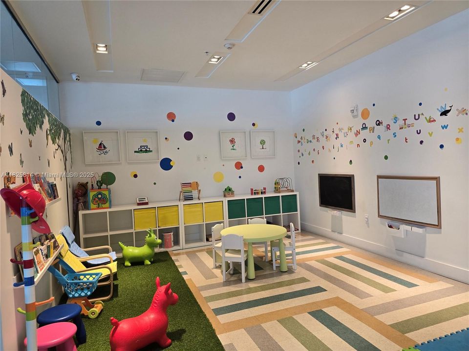 待售: $450,000 (1 贝兹, 1 浴室, 675 平方英尺)