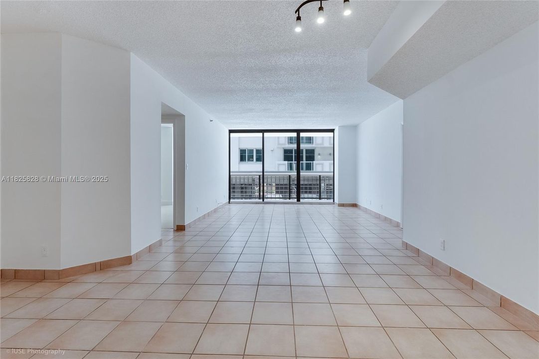 最近售出: $785,000 (2 贝兹, 2 浴室, 1260 平方英尺)