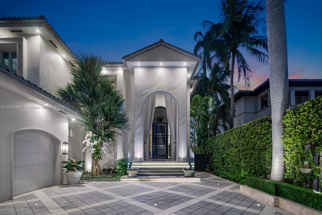 En Renta: $65,000 (6 camas, 6 baños, 6211 Pies cuadrados)