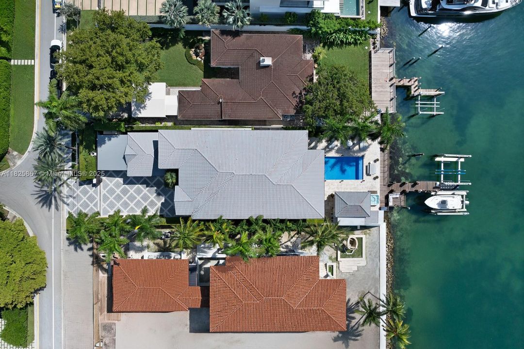 En Renta: $65,000 (6 camas, 6 baños, 6211 Pies cuadrados)