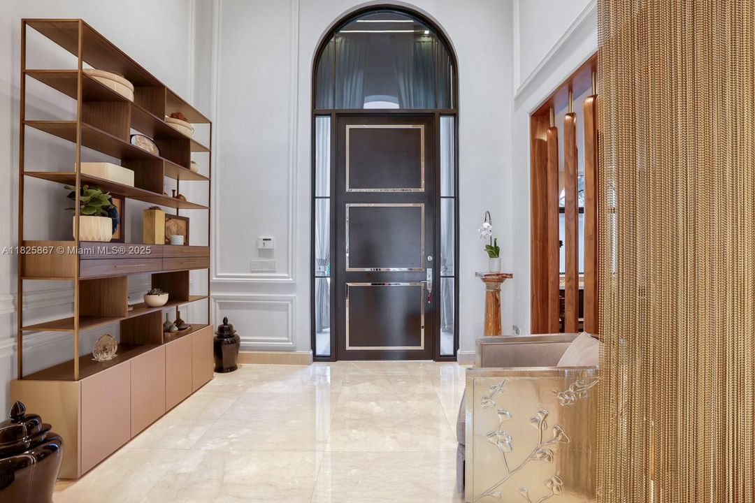 En Renta: $65,000 (6 camas, 6 baños, 6211 Pies cuadrados)