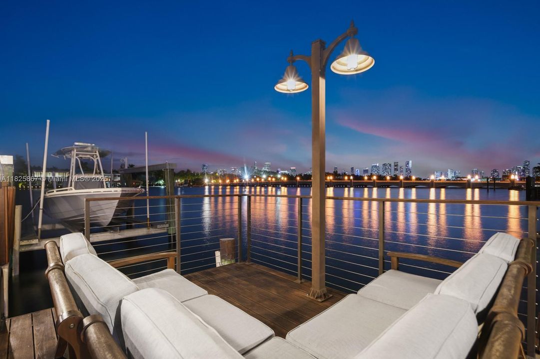 En Renta: $65,000 (6 camas, 6 baños, 6211 Pies cuadrados)