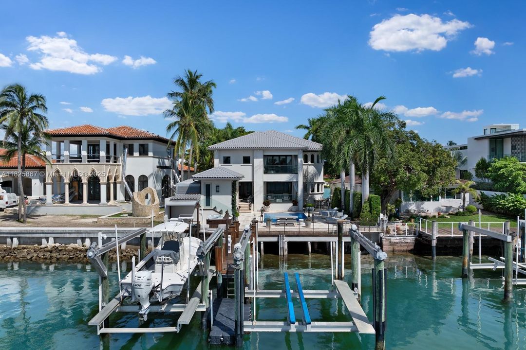 En Renta: $65,000 (6 camas, 6 baños, 6211 Pies cuadrados)