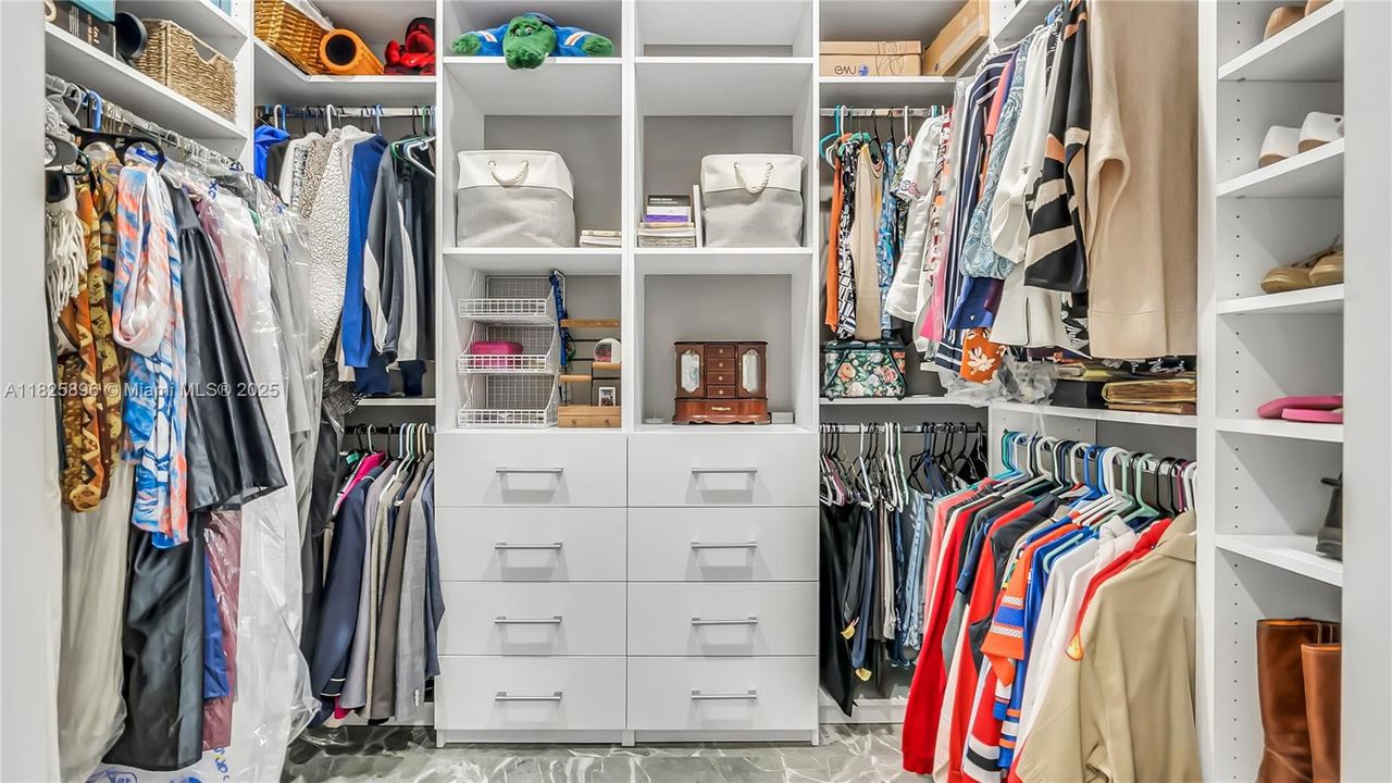 For Sale: $1,299,995 (5 beds, 3 baths, 2766 Square Feet)