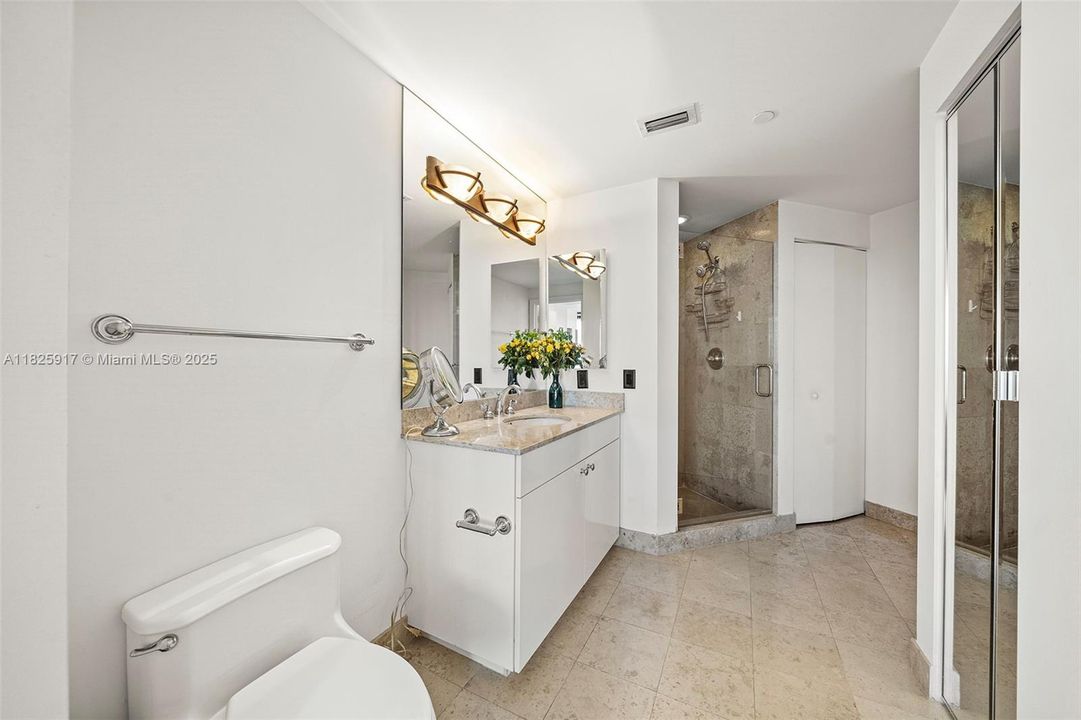 待售: $2,300,000 (2 贝兹, 2 浴室, 1530 平方英尺)