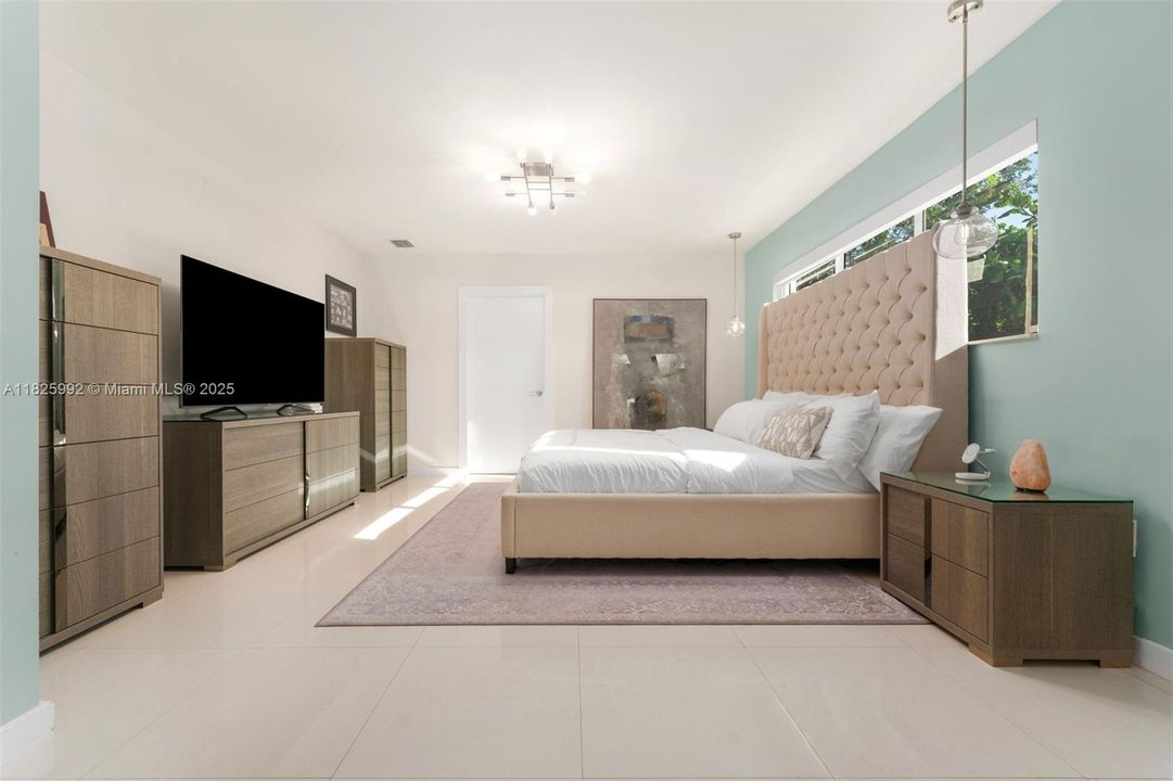 Recently Sold: $1,590,000 (5 beds, 4 baths, 3038 Square Feet)