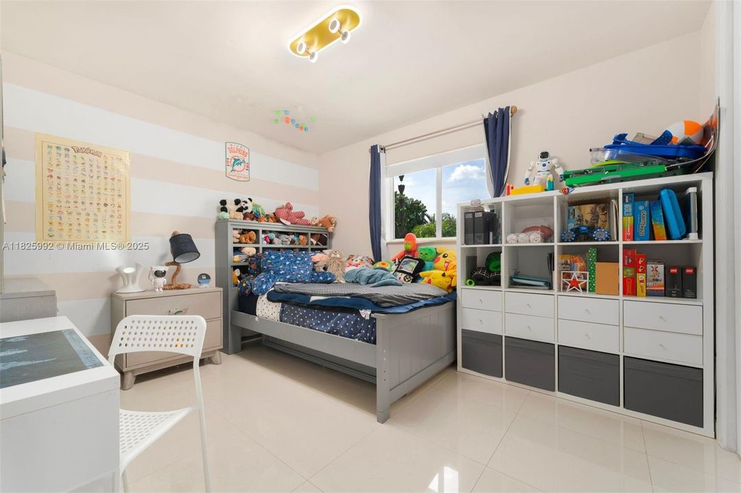 Recently Sold: $1,590,000 (5 beds, 4 baths, 3038 Square Feet)