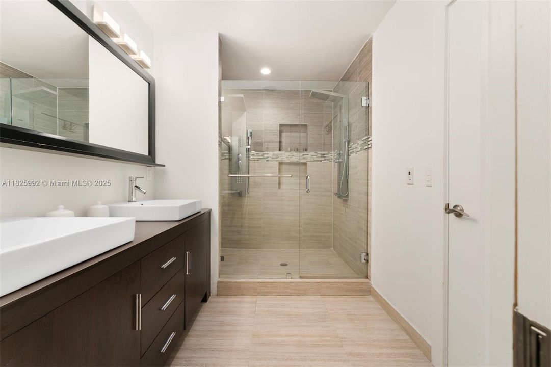 Recently Sold: $1,590,000 (5 beds, 4 baths, 3038 Square Feet)