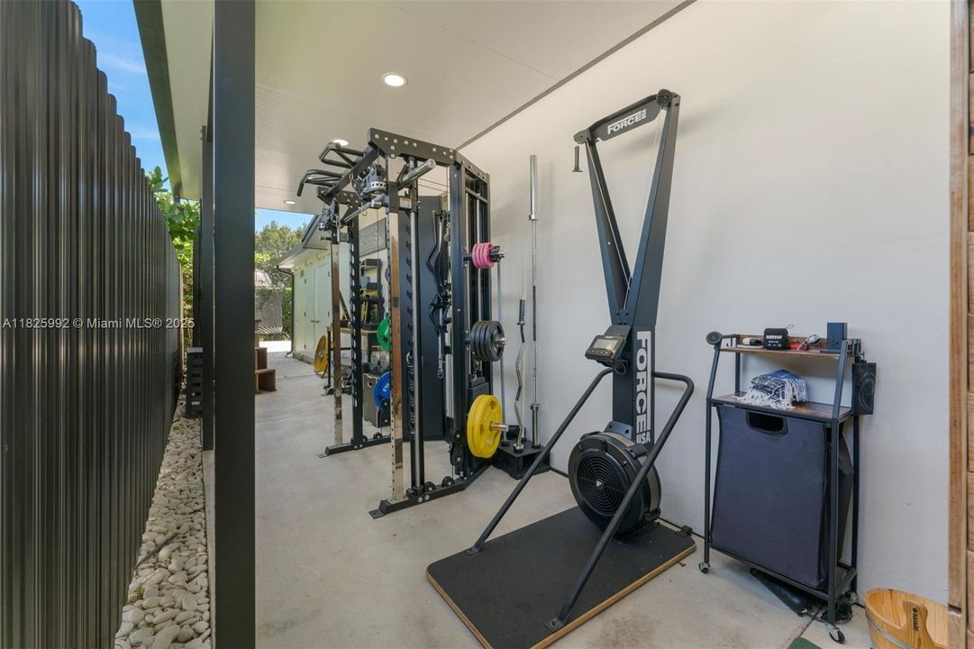 Recently Sold: $1,590,000 (5 beds, 4 baths, 3038 Square Feet)