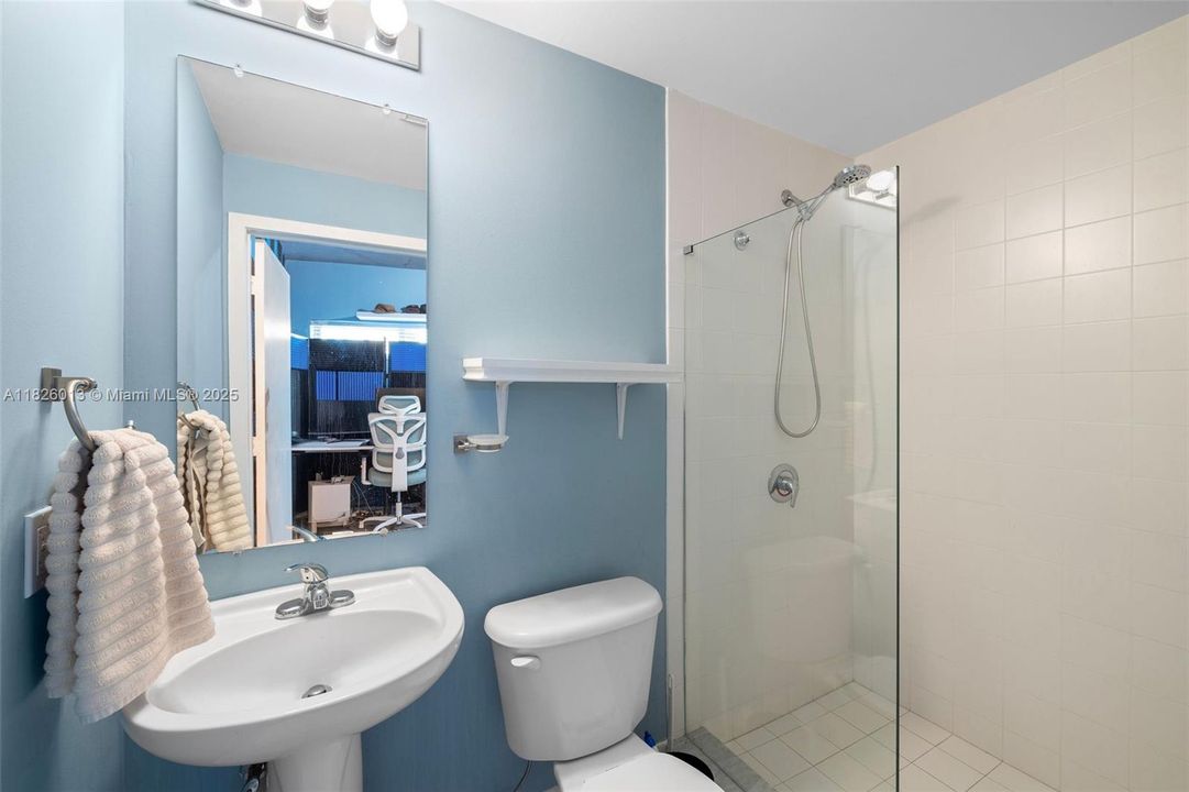 На продажу: $739,000 (3 спален, 3 ванн, 2005 Квадратных фут)