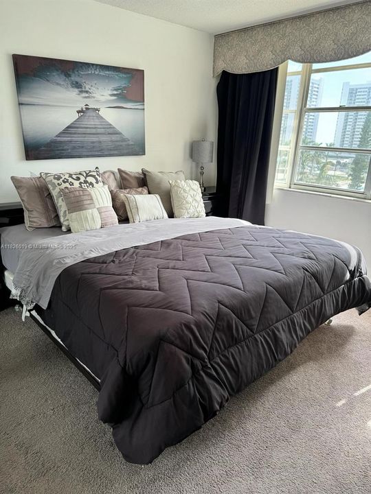 For Sale: $315,000 (2 beds, 2 baths, 1176 Square Feet)