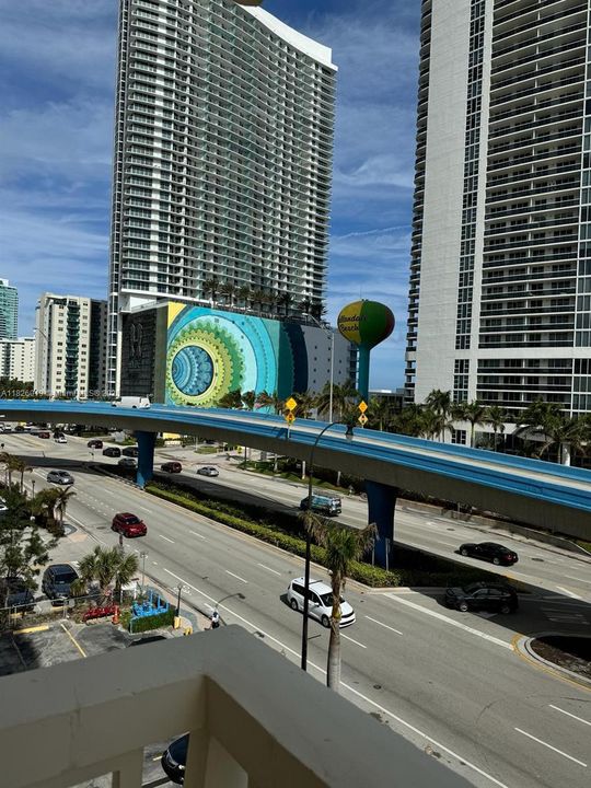 For Sale: $315,000 (2 beds, 2 baths, 1176 Square Feet)