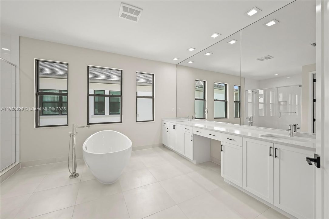 Recently Rented: $6,900 (5 beds, 5 baths, 3656 Square Feet)