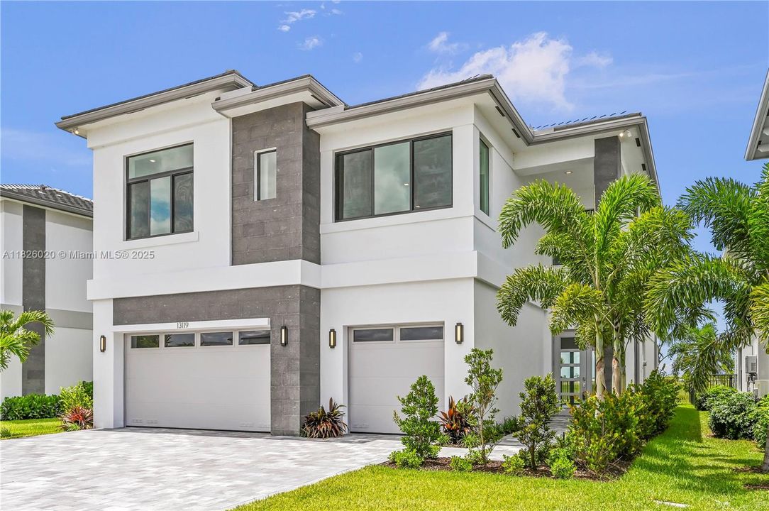 Recently Rented: $6,900 (5 beds, 5 baths, 3656 Square Feet)