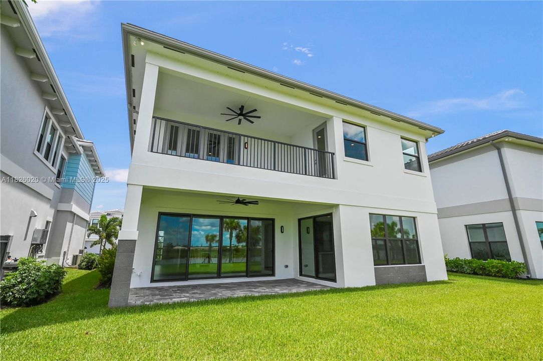 Recently Rented: $6,900 (5 beds, 5 baths, 3656 Square Feet)