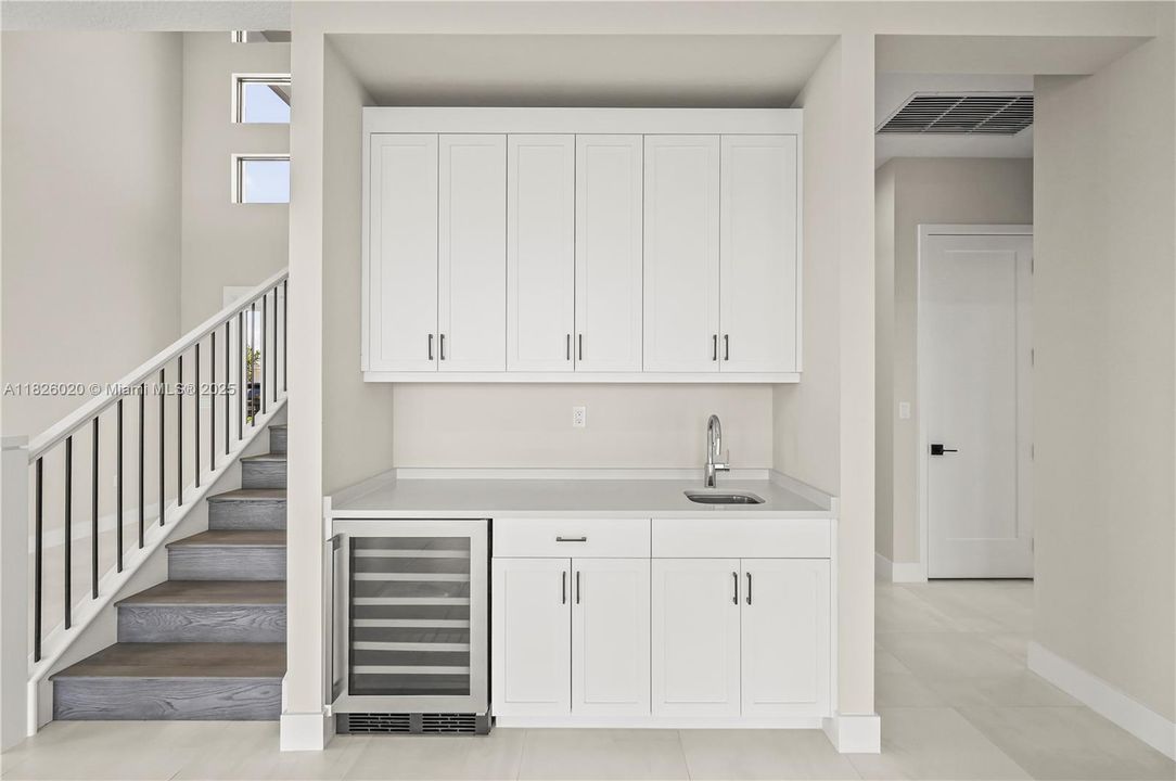 Recently Rented: $6,900 (5 beds, 5 baths, 3656 Square Feet)