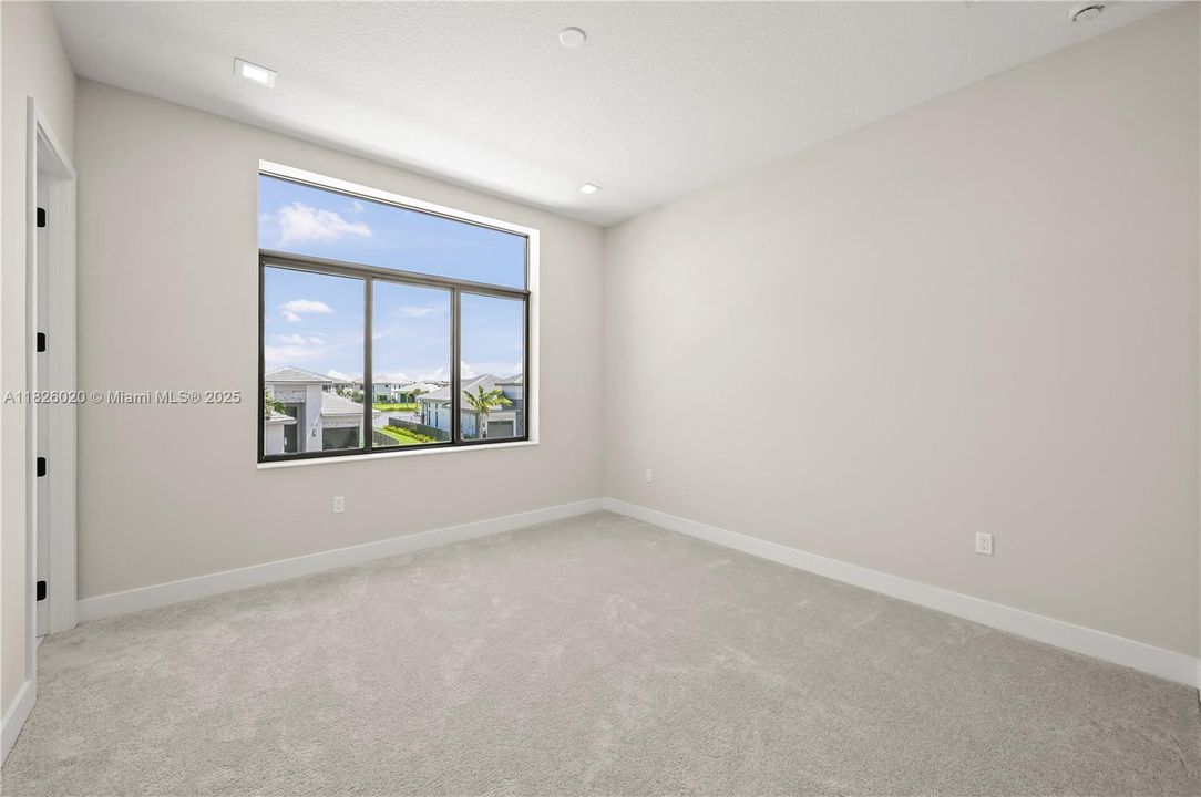 Recently Rented: $6,900 (5 beds, 5 baths, 3656 Square Feet)