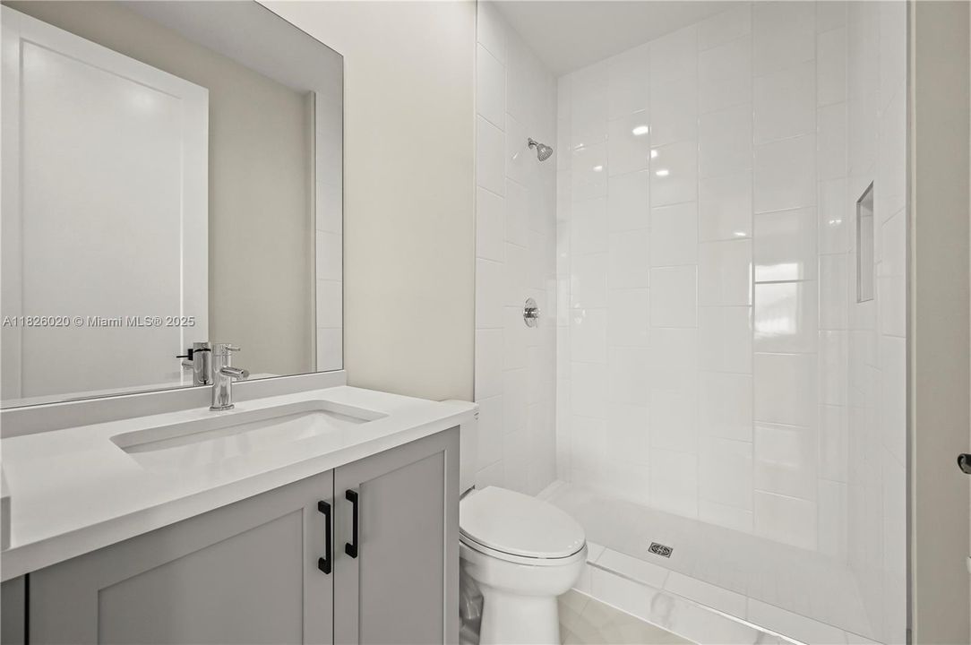 Recently Rented: $6,900 (5 beds, 5 baths, 3656 Square Feet)