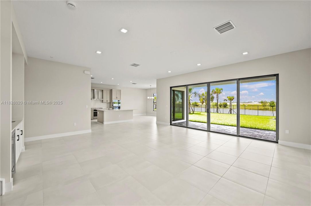 Recently Rented: $6,900 (5 beds, 5 baths, 3656 Square Feet)