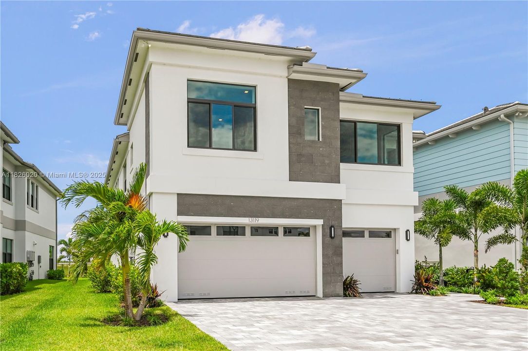 Recently Rented: $6,900 (5 beds, 5 baths, 3656 Square Feet)