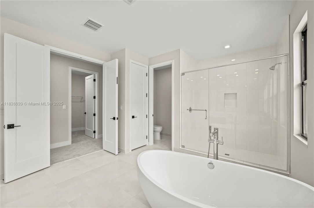 Recently Rented: $6,900 (5 beds, 5 baths, 3656 Square Feet)