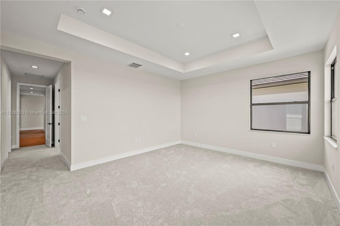 Recently Rented: $6,900 (5 beds, 5 baths, 3656 Square Feet)