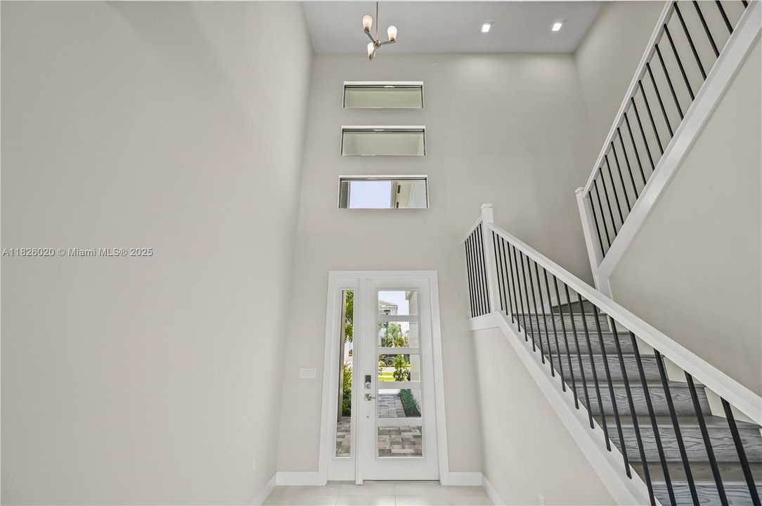 Recently Rented: $6,900 (5 beds, 5 baths, 3656 Square Feet)