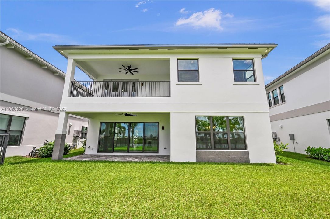 Recently Rented: $6,900 (5 beds, 5 baths, 3656 Square Feet)