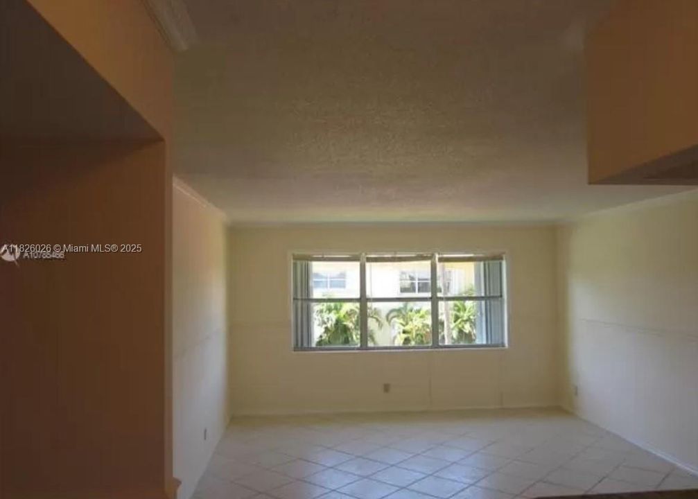 合同活跃: $1,650 (2 贝兹, 1 浴室, 840 平方英尺)